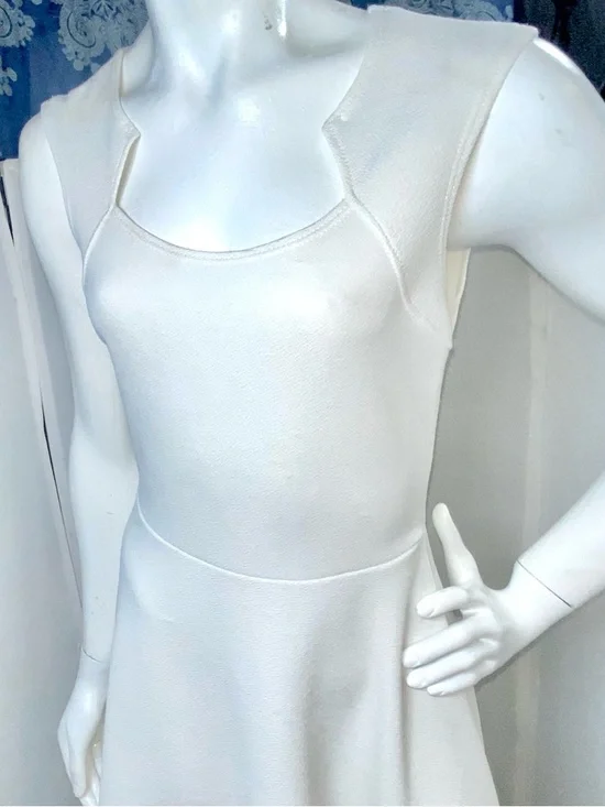 Classic Cream Sleeveless Midi Dress - Picture 5 of 11